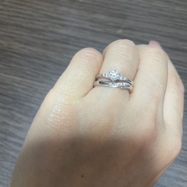 【アイプリモ(I-PRIMO)の口コミ】 婚約指輪の購入もアイプリモさんだったのですが、その際にあまり主張をし…