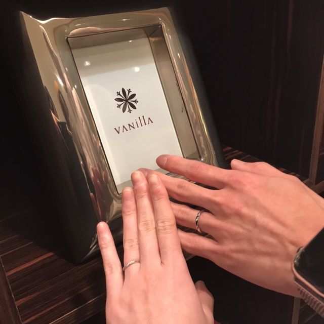 【Mariage ent(マリアージュエント)の口コミ】 シンプルかつ、華やかさもあり、指が綺麗に見えるデザインに惹かれました…