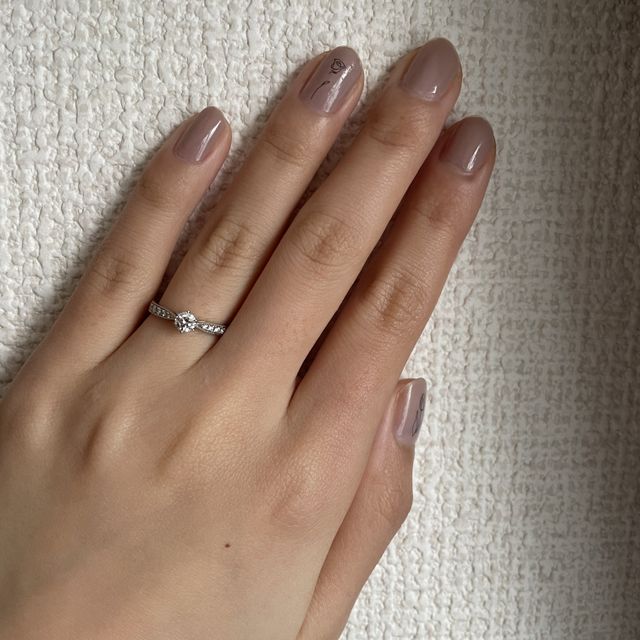 【BRILLIANCE+(ブリリアンスプラス)の口コミ】 ミル打ちという技術がリングに施されていて、フラットではなくさりげない…