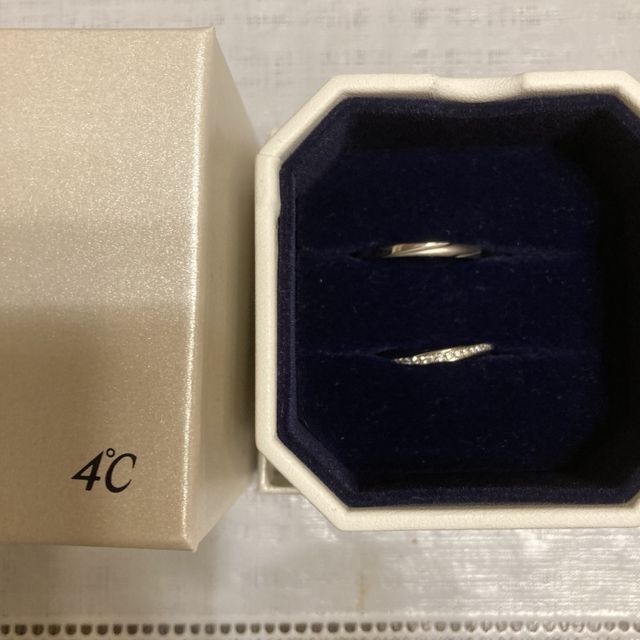 【4℃ BRIDAL(ヨンドシーブライダル)の口コミ】 いろいろな指輪をネットで見たり、店頭でみたりしましたが、4℃が一番しっ…