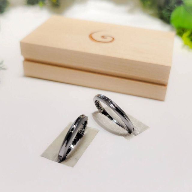 【SORA(ソラ)の口コミ】 キラキラしたアクセサリーが苦手で、黒っぽいリングにしたいと思い探して…