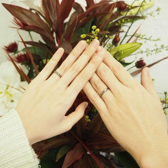 【SORA(ソラ)の口コミ】 キラキラしたアクセサリーが苦手で、黒っぽいリングにしたいと思い探して…