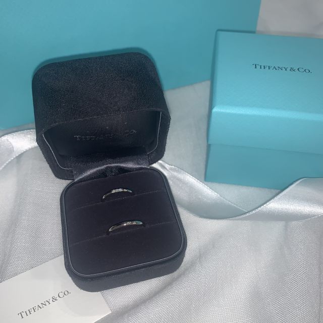 【ティファニー(Tiffany & Co.)の口コミ】 他メーカーさんも迷っていましたが私の指が短いのもあり華奢な細いデザイ…