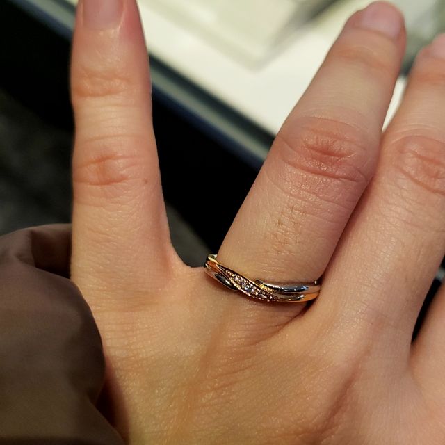 【銀座ダイヤモンドシライシの口コミ】 私はピンクゴールドにしたくて、お相手はシルバーにしたいと思っており、…