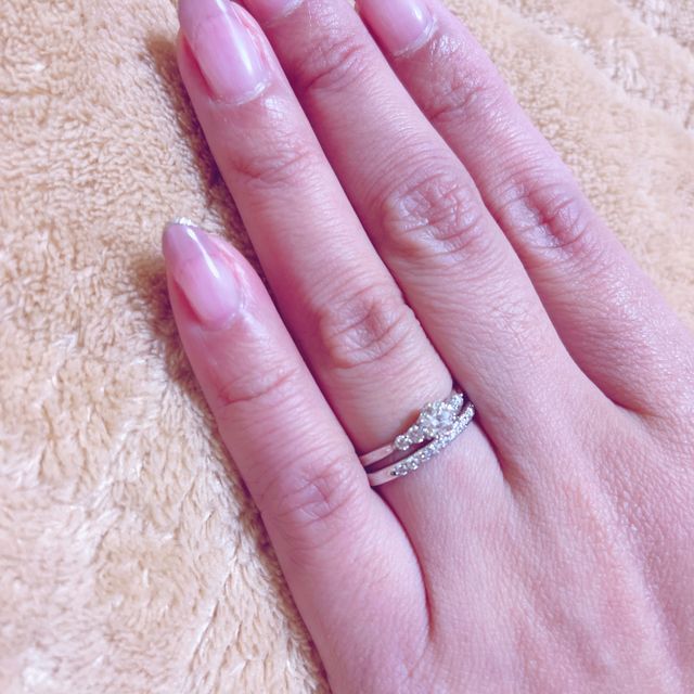 【KITAGAWA(キタガワ)の口コミ】 とにかくシンプルで長く付けられるものがよく、婚約指輪は台座とダイヤを…