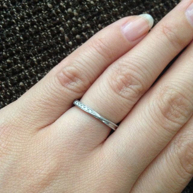 【Sirena Azzurro(セイレーン アズーロ)の口コミ】 手がそんなに大きくないので、もともと華奢なデザインで探していました。…