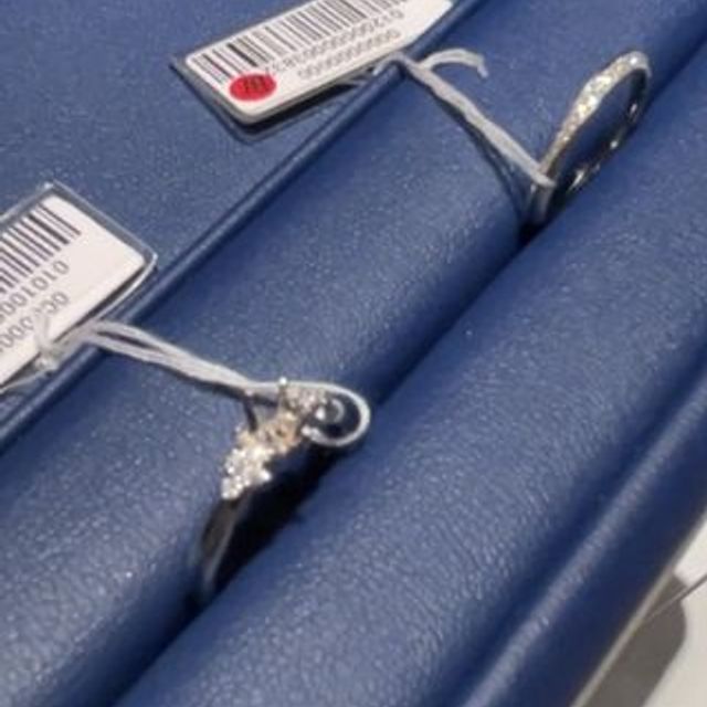 【銀座ダイヤモンドシライシの口コミ】 ■デザイン
新婦側が本ブランドの指輪のコンセプトやデザインに共感してお…