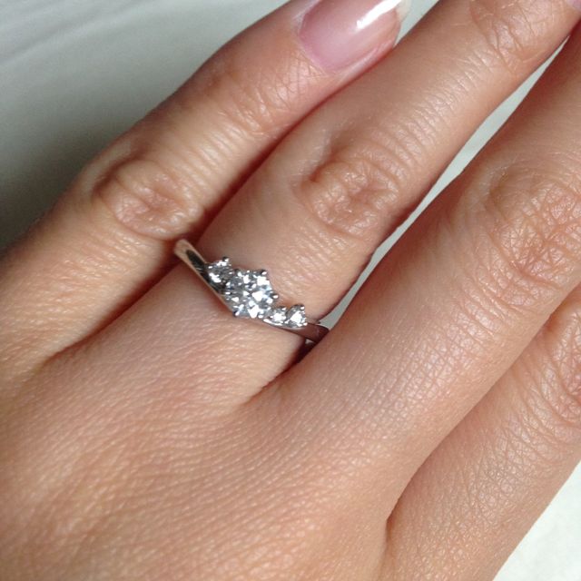 【銀座ダイヤモンドシライシの口コミ】 ブランド力とダイヤモンドの質で決めました。当日見せてもらったダイヤモ…