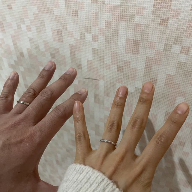 【4℃ BRIDAL(ヨンドシーブライダル)の口コミ】 指輪のデザインは指が長く綺麗に見せる指輪にこだわって探していました。…
