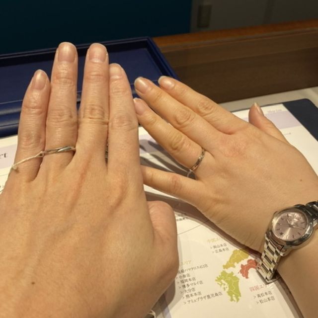 【銀座ダイヤモンドシライシの口コミ】 素材を何にしようか悩みましたが、店員さんのアドバイスも聞きながらプラ…