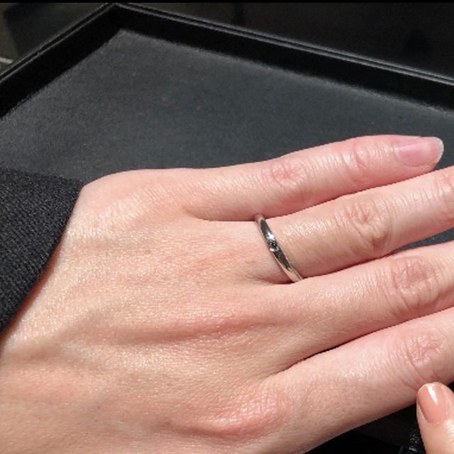 【エクセルコダイヤモンド(EXELCO DIAMOND)の口コミ】 耐久性を考えてプラチナの指輪にしました。
いろんな種類の指輪を試着させ…