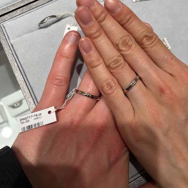 【STAR JEWELRY(スタージュエリー)の口コミ】 デザインが非常に可愛いコンビネーションリングです。写真はピンクゴール…