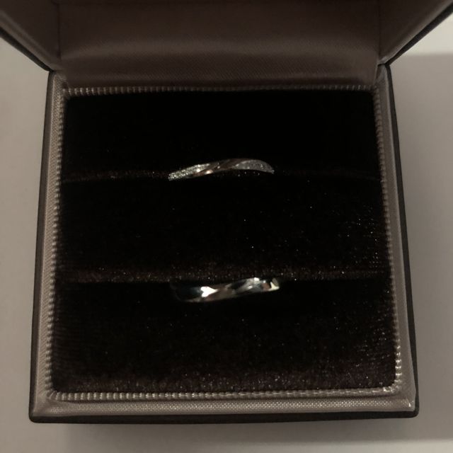 【アイプリモ(I-PRIMO)の口コミ】 まず、指輪のデザインは派手すぎず、かつ淡白ではない所が良い。価格につ…