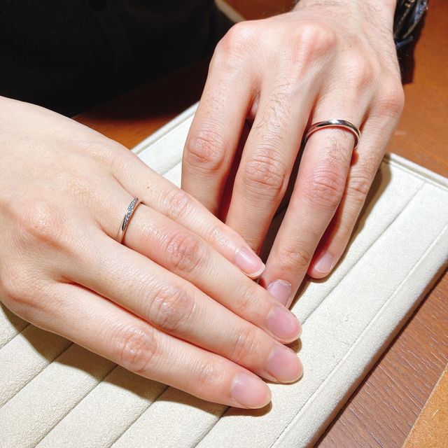 【TRECENTI(トレセンテ)の口コミ】 指輪の内側に丸みがあり、つけ心地が良いです。手を握ったりしても、気に…