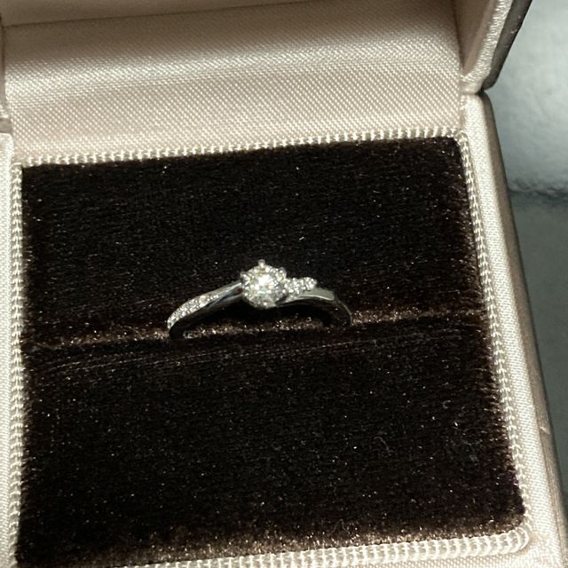 【アイプリモ(I-PRIMO)の口コミ】 最初は一般的な婚約指輪を考えていましたが普段使いできる婚約指輪もある…