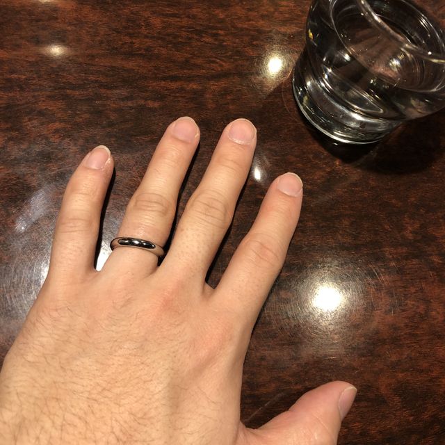 【EIKA(エイカ)の口コミ】 婚約指輪を購入した店舗で、クーポンも発行されたので決めました。
種類は…