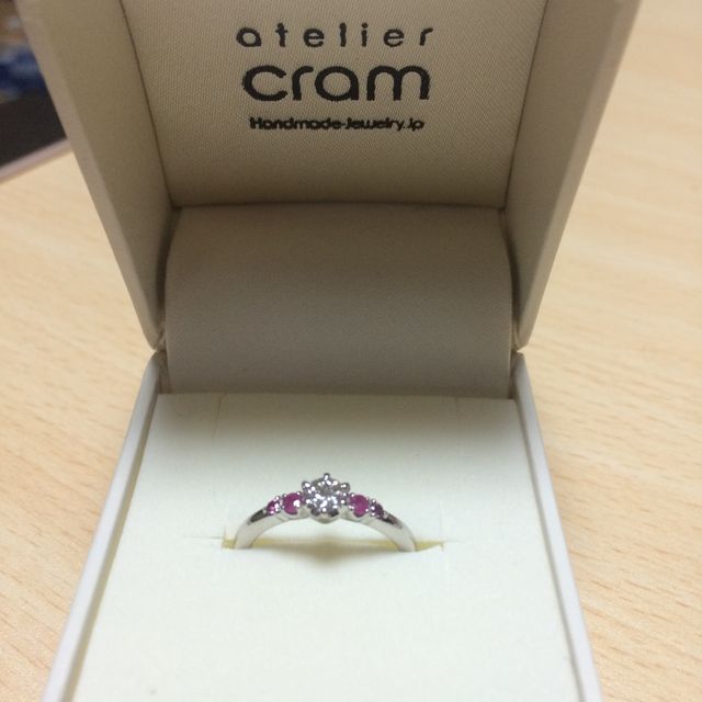 【atelier CraM(アトリエ クラム)の口コミ】 友人が働いていたためここで買うと決めていました。
1番丈夫なプラチナを…
