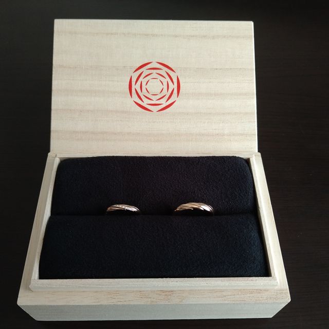 【出雲結(いずもゆい)の口コミ】 彼女の名前の一字が使われたモデル【祈結】があったことと、曲線の指輪を…