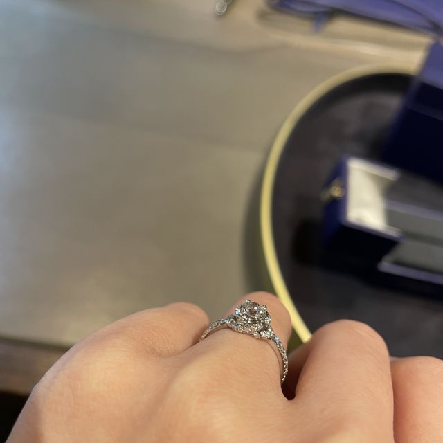 【ショーメ(CHAUMET)の口コミ】 人と被らず、普段使いできるthe婚約指輪でないものを探していました。そん…