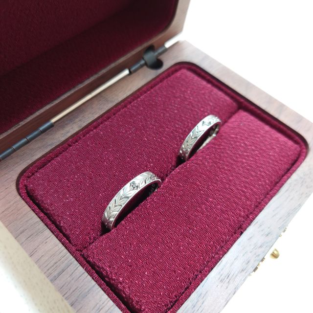 【MIORING(ミオリング)の口コミ】 和風のデザインの物を探していたところ、こちらのミオリングの月桂双樹の…