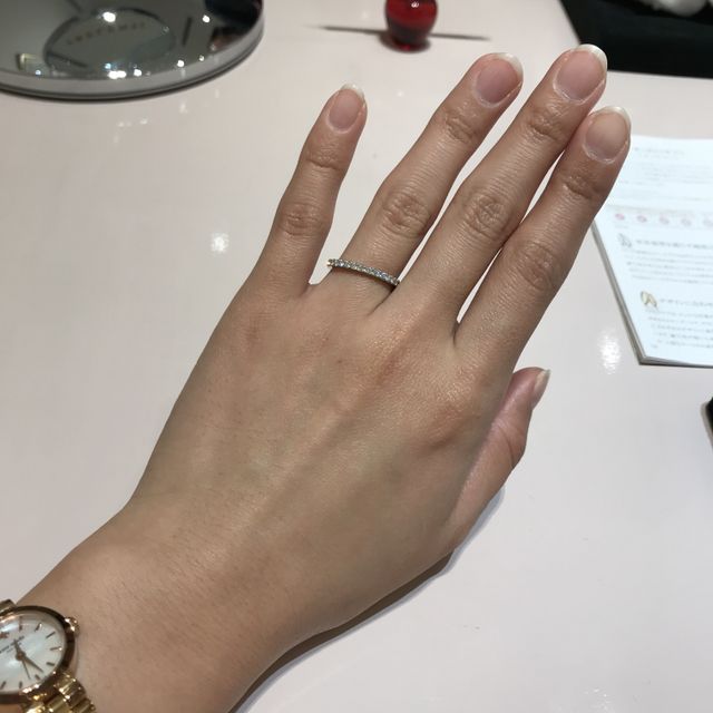 【TRECENTI(トレセンテ)の口コミ】 ハーフエタニティの指輪を探していたのですが、こちらの指輪は装着しやす…
