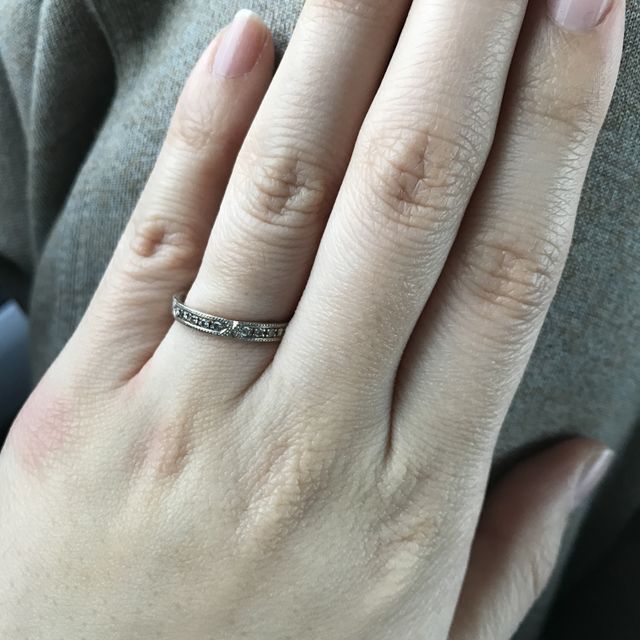 【杢目金屋(もくめがねや)の口コミ】 和の雰囲気の指輪を探していたため、一目惚れしました。木目が、人と同じ…