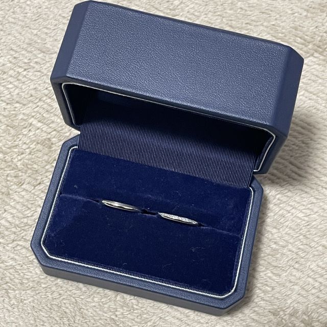 【銀座ダイヤモンドシライシの口コミ】 彼はストレートが良く、私はツイストとかしているところにダイヤが入って…