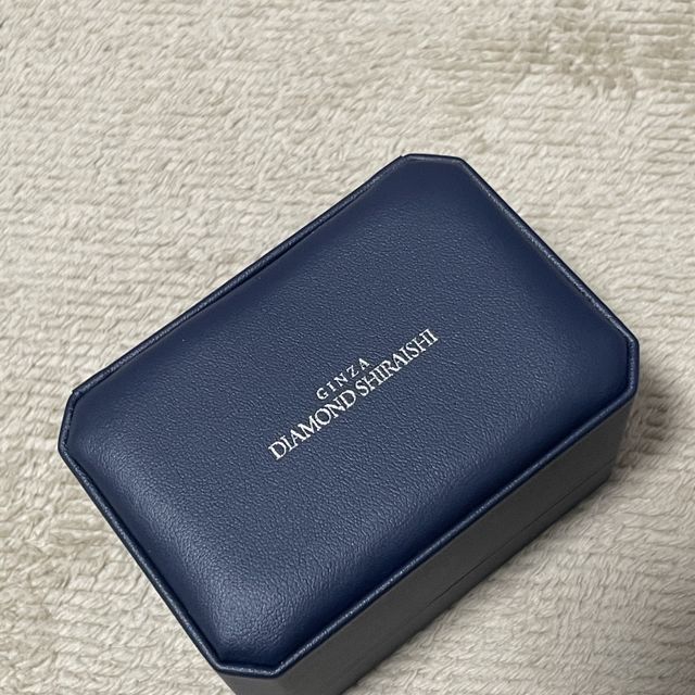 【銀座ダイヤモンドシライシの口コミ】 彼はストレートが良く、私はツイストとかしているところにダイヤが入って…