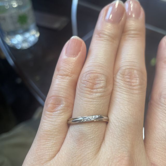 【ケイウノ ブライダル(K.UNO BRIDAL)の口コミ】 普段ゴールドのアクセサリーが多く、ゴールドの指輪を希望していたが、新…