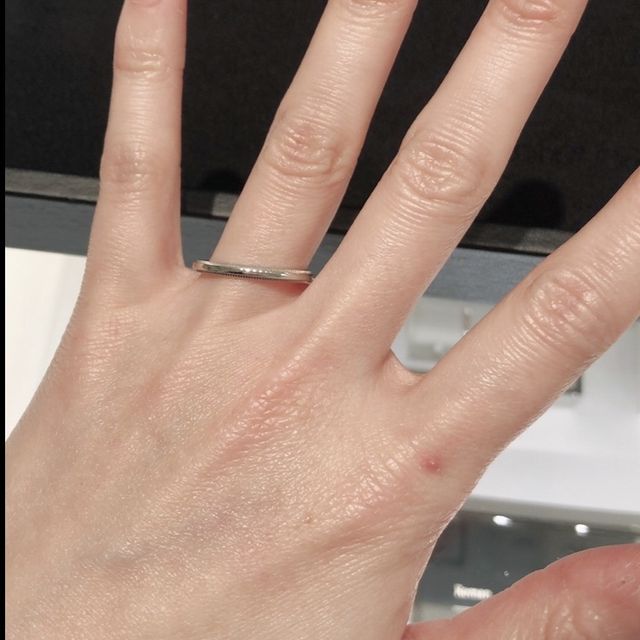 【ティファニー(Tiffany & Co.)の口コミ】 結婚指輪におススメです！写真、動画分かりづらいかもしれませんが、ふち…