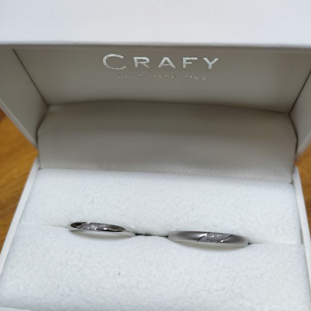 【CRAFY(クラフィ)の口コミ】 手作りなので、最初は色々なデザインを検討していましたが、実際に長く身…