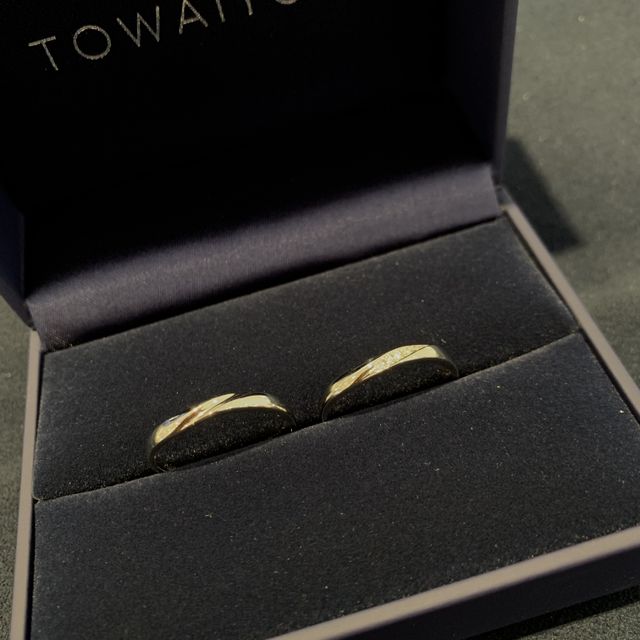 【TOWAIYOU(トワイユ)の口コミ】 資料請求した指輪がたくさんあって悩んだのですが、決め手はデザインの価…