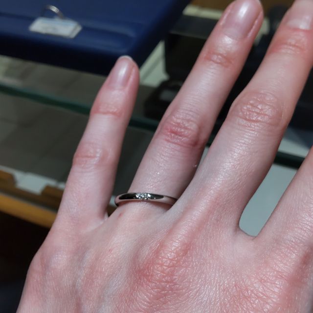 【銀座ダイヤモンドシライシの口コミ】 指輪の作りは内甲丸でしたので、つけ心地がとても良かったです。
価格帯も…
