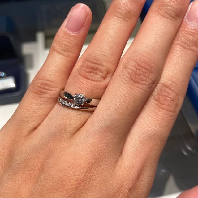 【ティファニー(Tiffany & Co.)の口コミ】 形を見てすぐにティファニーとわかるブランド力とデザインが最高でした。…