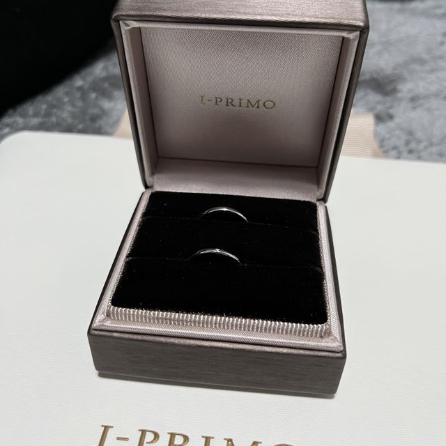 【アイプリモ(I-PRIMO)の口コミ】 旦那も私もシンプルデザインがよかったので、シンプルで細めの指輪を購入…