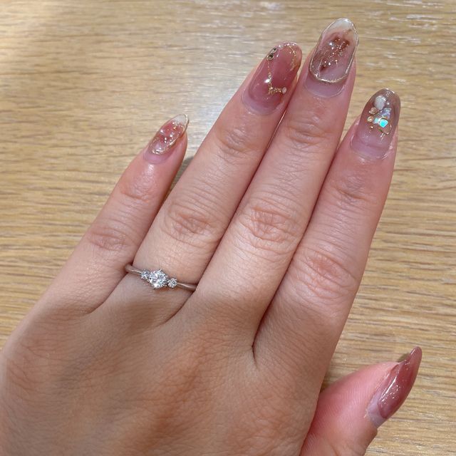 【TRECENTI(トレセンテ)の口コミ】 ダイヤモンドが3点付いているので、とても華やかで可愛いと思いました。ま…