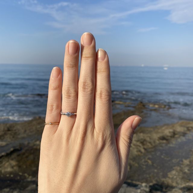 【銀座ダイヤモンドシライシの口コミ】 デザインが可愛くて選びました。ウェーブのデザインが好みで、探していま…