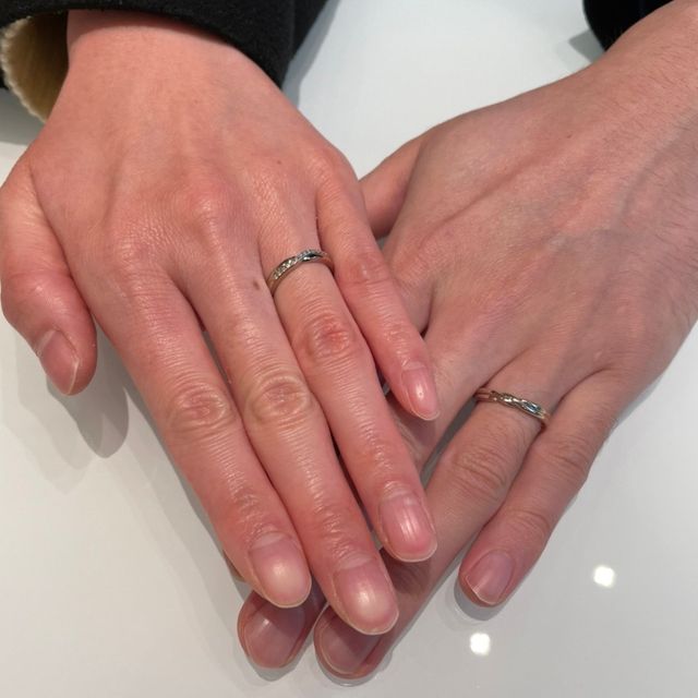 【Katamu(カタム)の口コミ】 初めはネットで気になっていた指輪をお店に見に行って試着しました。とて…
