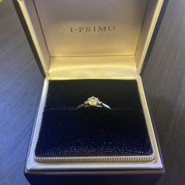 【アイプリモ(I-PRIMO)の口コミ】 Clarity はあえてグレードを落とし、VS2を選びました。ダイヤモンドが構成…