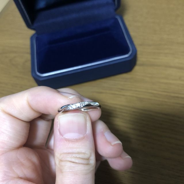 【銀座ダイヤモンドシライシの口コミ】 シンプルかつ少しウェーブがあるのに惹かれました。
ホームページで見て1…