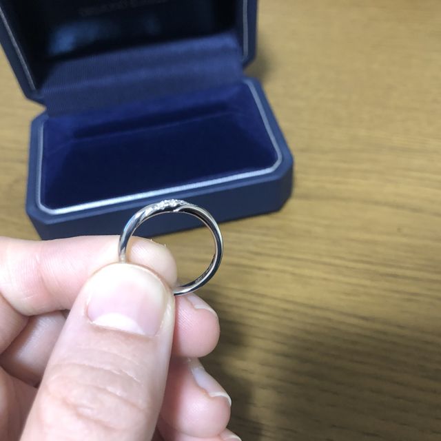 【銀座ダイヤモンドシライシの口コミ】 シンプルかつ少しウェーブがあるのに惹かれました。
ホームページで見て1…