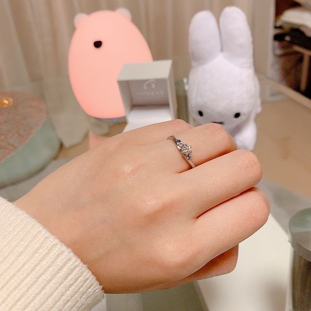 【LUCIE(ルシエ)の口コミ】 彼女の好みの色が取り入れられているデザイン。他のものは薄い青でそれは…