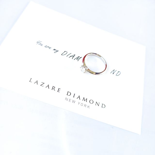 【ラザール ダイヤモンド(LAZARE DIAMOND)の口コミ】 シンプルなデザインが良く、ダイヤモンドが美しいものをと探し、ラザール…