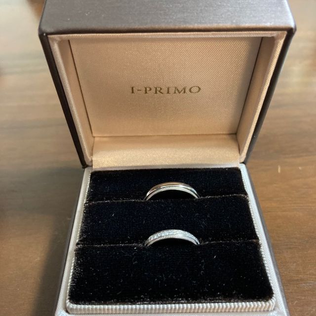 【アイプリモ(I-PRIMO)の口コミ】 お揃いのものが欲しかったのでデザインが似ている指輪を探していました。…