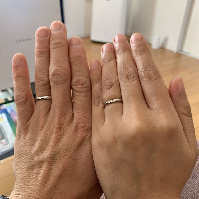 【ラザール ダイヤモンド(LAZARE DIAMOND)の口コミ】 指輪の決めての1番の理由は、デザインです。
シンプルなデザインが好みで…