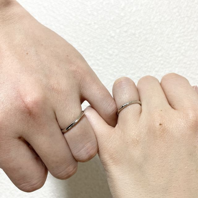 【HOSHI no SUNA 星の砂(ほしのすな)の口コミ】 結婚指輪を選ぶ際に似たような指輪がたくさんありましたが、JUNOはダイヤ…