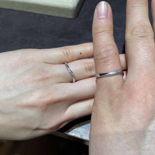 【TRECENTI(トレセンテ)の口コミ】 ウェーブのデザインが手の形とマッチしていて着け心地が良かったです。ま…