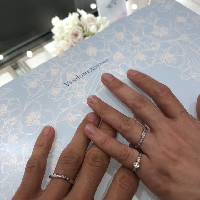 【ヴァンドーム青山(VENDOME AOYAMA)の口コミ】 女性用の指輪の方でダイヤがたくさんついて豪華ではありますが、普段使い…