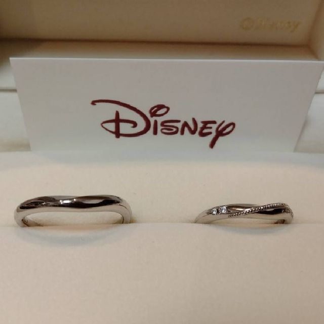 【ケイウノ ブライダル(K.UNO BRIDAL)の口コミ】 デザイナーさんにイメージを伝えてデザイン画をいくつか描いてもらい、気…