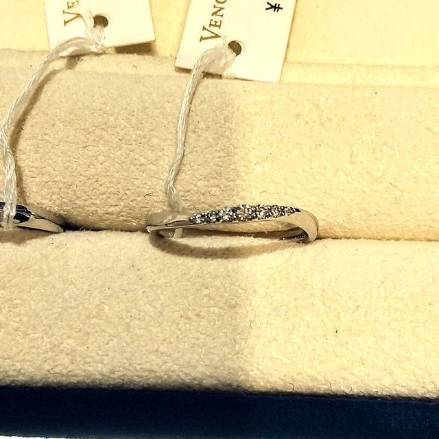 【ヴァンドーム青山(VENDOME AOYAMA)の口コミ】 試着した中で1番良かったのが、細めのV字のリングです。
石がより輝きを放…